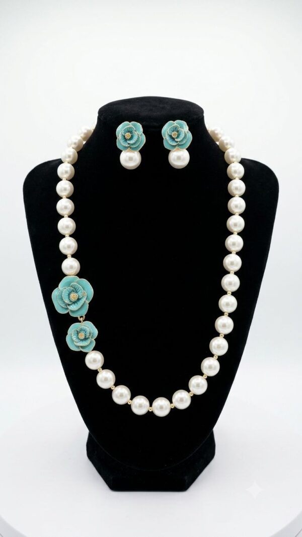 Pearls Necklace